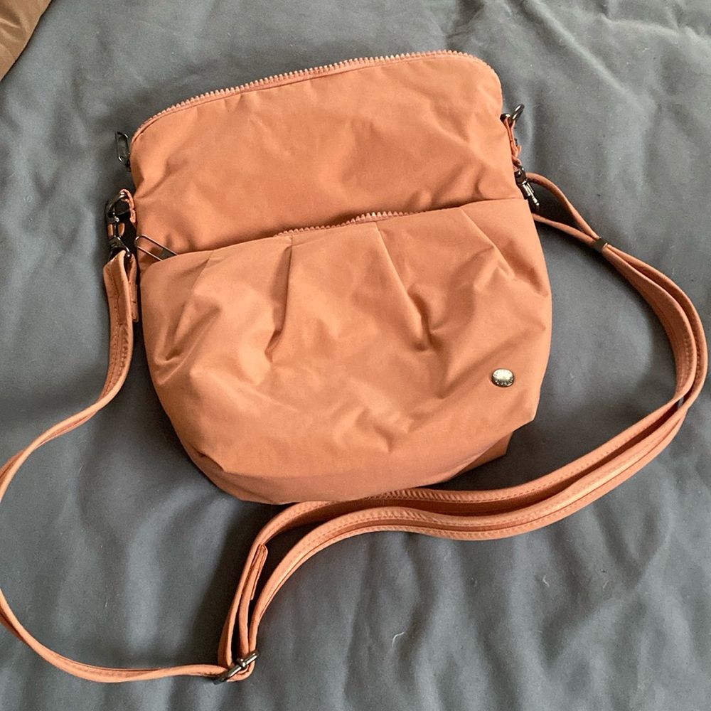 Pacsafe crossbody